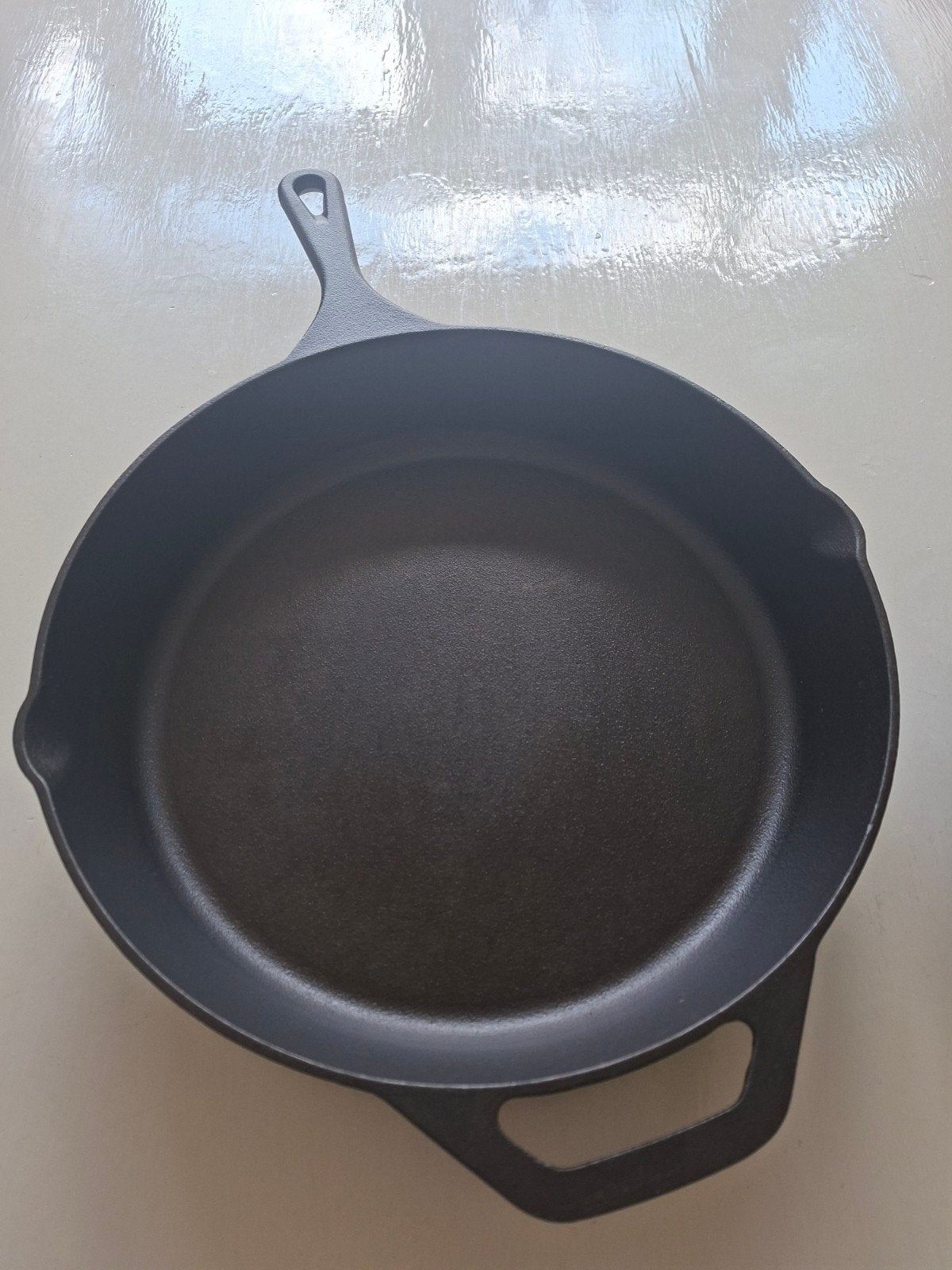 2x Gietijzeren pannen KOOCK AMSTERDAM (25 en 30 cm), Huis en Inrichting, Keuken | Potten en Pannen, Ophalen, Koekenpan, Gebruikt