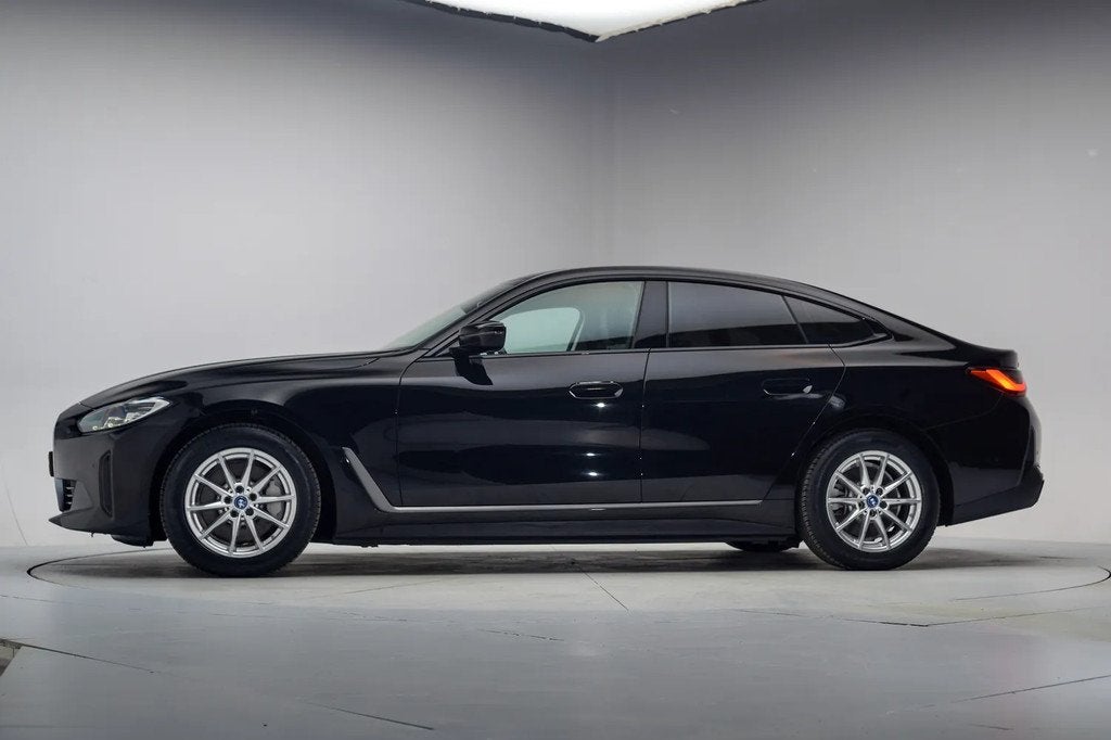 BMW i4 eDrive40 High Executive Sport [ HUD Leder Sportstoele, Auto's, BMW, 0 cilinders, 1600 kg, 2025 kg, Te koop