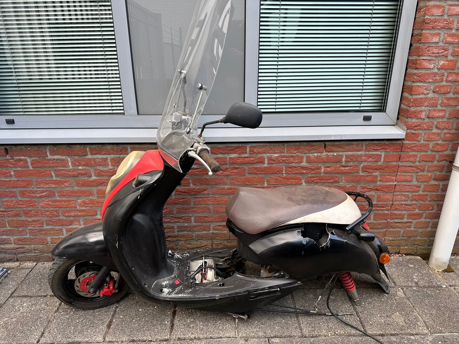 Sym Mio zonder blok met kenteken, Fietsen en Brommers, Ophalen, Zo goed als nieuw, Benzine