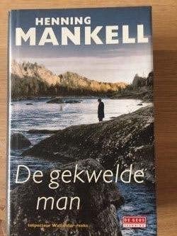 de gekwelde man - Henning Mankell, Boeken, Thrillers, Zo goed als nieuw, Scandinavië, Ophalen of Verzenden