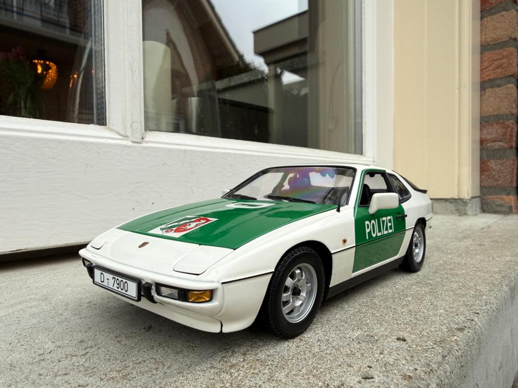 1:18 Porsche 924 Polizei Autobahn Dusseldorf Minichamps, Minichamps, Auto, Ophalen of Verzenden, Zo goed als nieuw