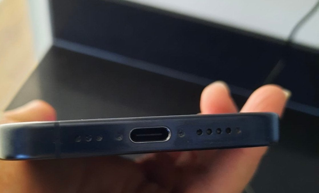 Nette iPhone 15 Pro - 82% batterijconditie, inclusief oplade, Ophalen of Verzenden, Gebruikt, IPhone 15 Pro