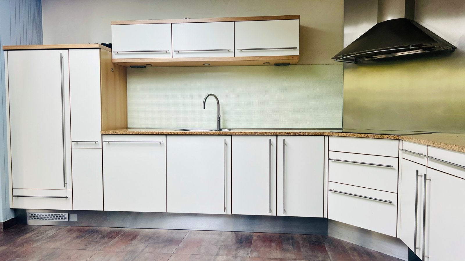 Nette hoekkeuken 400x300 cm roomwit met Siemens apparatuur, Ophalen, Gebruikt, Hoekkeuken, Graniet of Steen