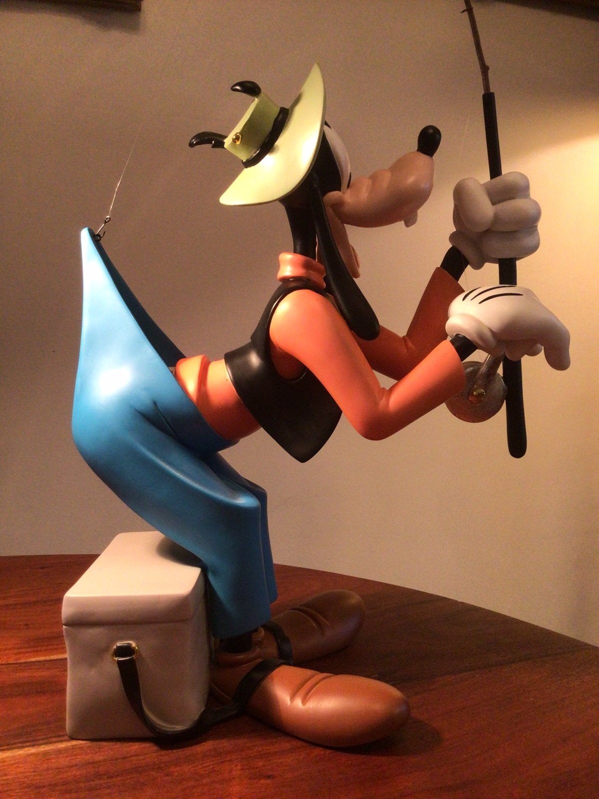 Goofy,met hengel, Ophalen of Verzenden, Goofy of Pluto, Zo goed als nieuw, Beeldje of Figuurtje