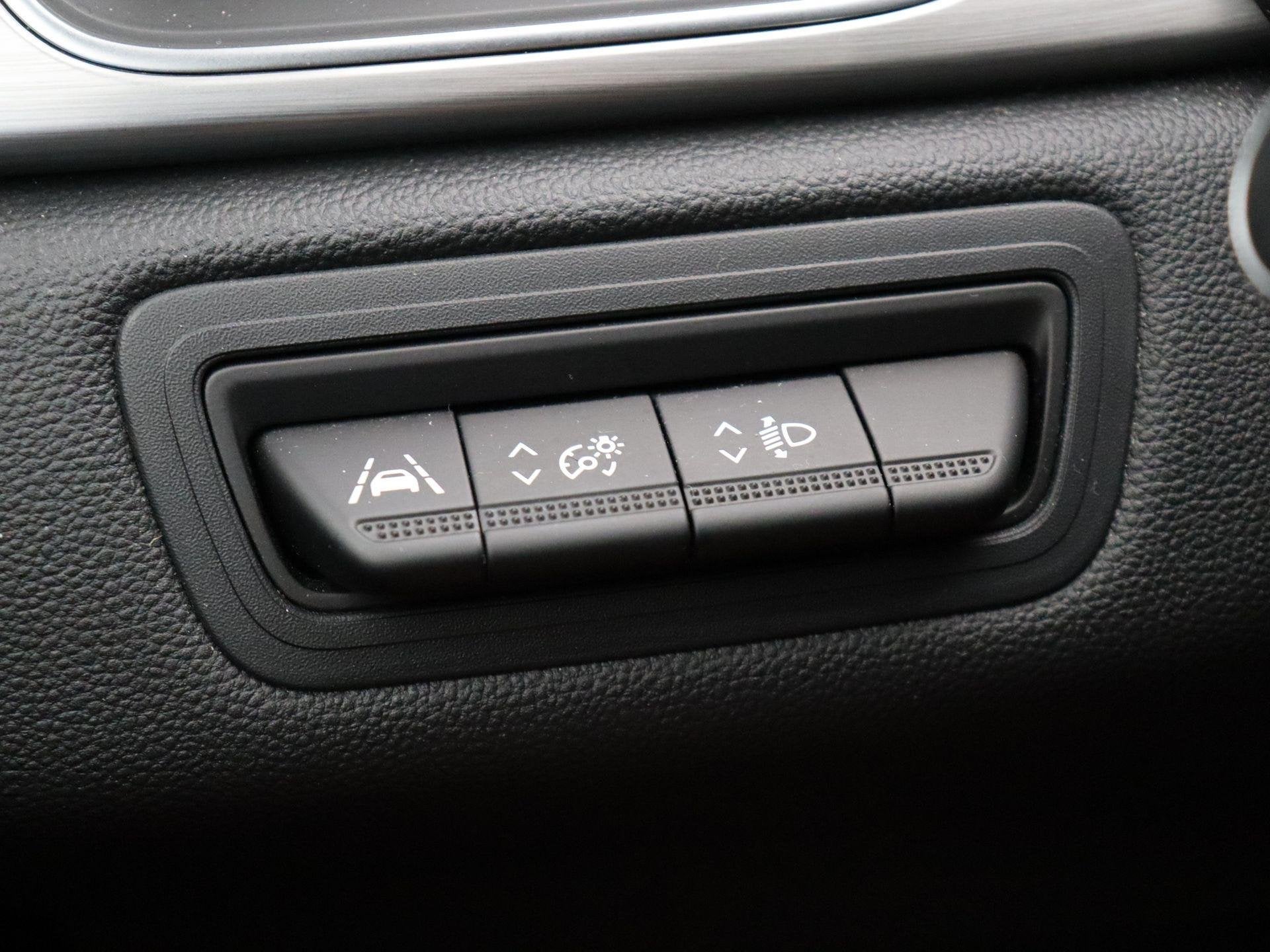 Foto 19 van Renault Captur TCe 100pk Intens | Climate Control | Bose aud
