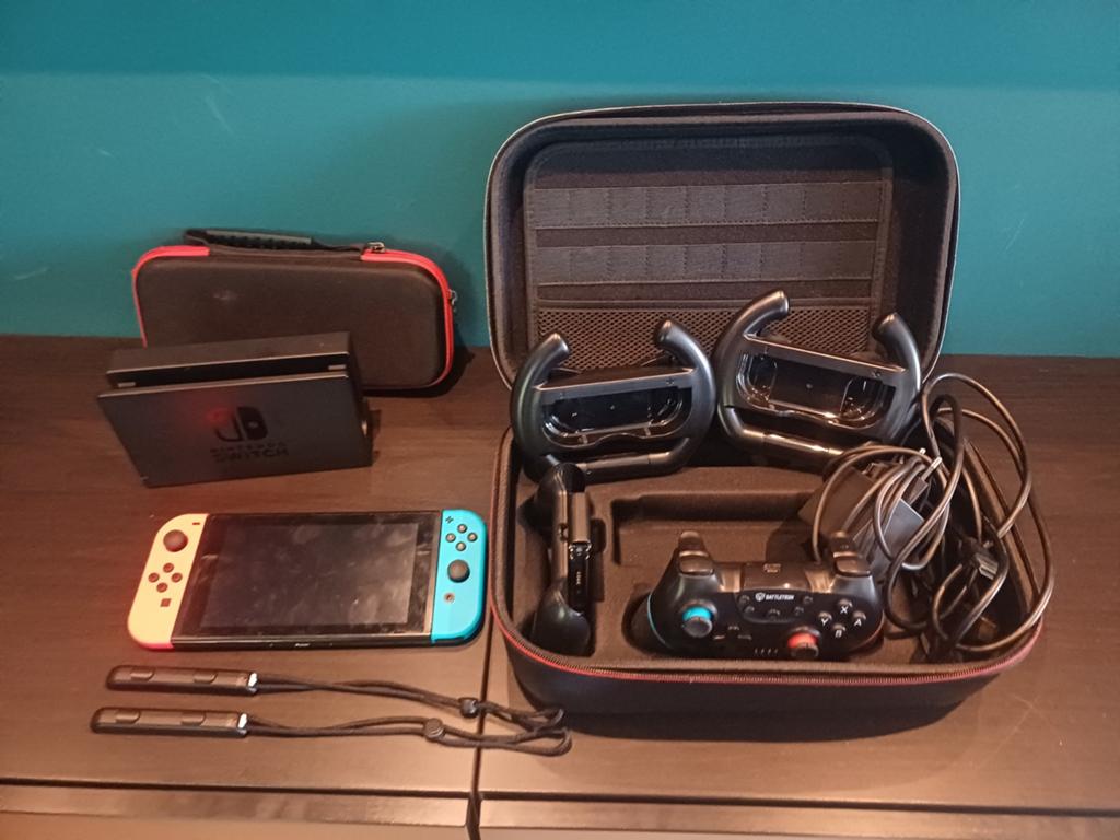 Nintendo Switch met accessoires en Luigi's Mansion 3, Ophalen of Verzenden
