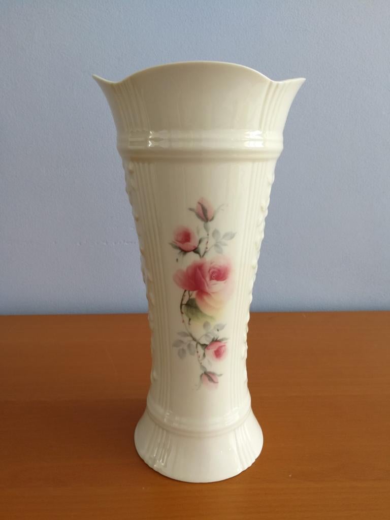 Donegal Belleek Vaas, Ophalen of Verzenden, Zo goed als nieuw, Aardewerk of Porselein, Minder dan 50 cm