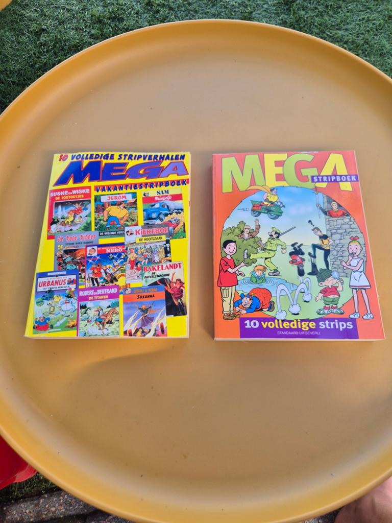Mega Stripboek Vakantiestripboek - 2 stuks, Ophalen of Verzenden