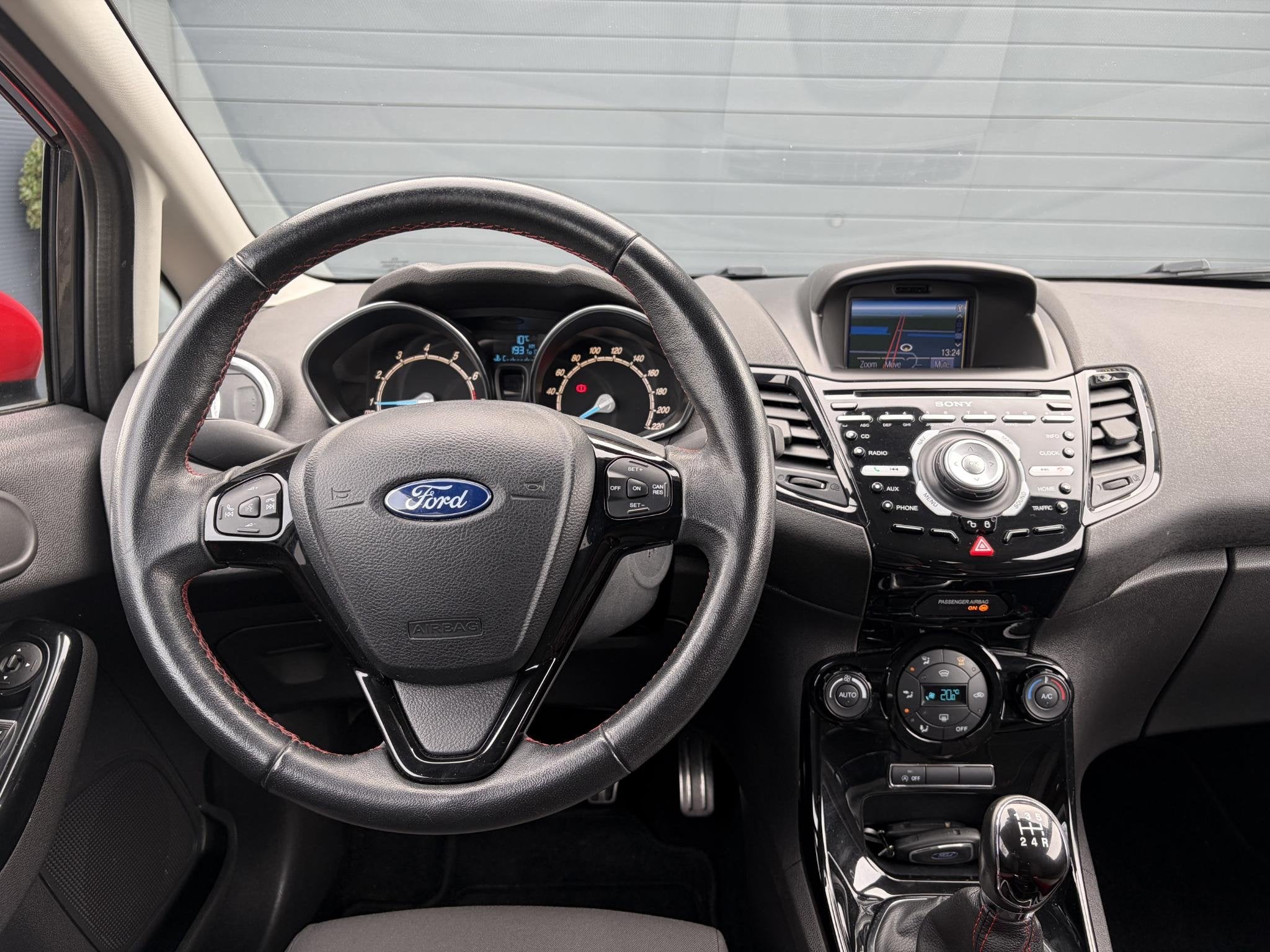 Ford Fiesta 1.0 EcoBoost Black Edition 141pk,Navi,Pdc,D-riem, Auto's, Ford, Voorwielaandrijving, Stof, Euro 6, 1028 kg