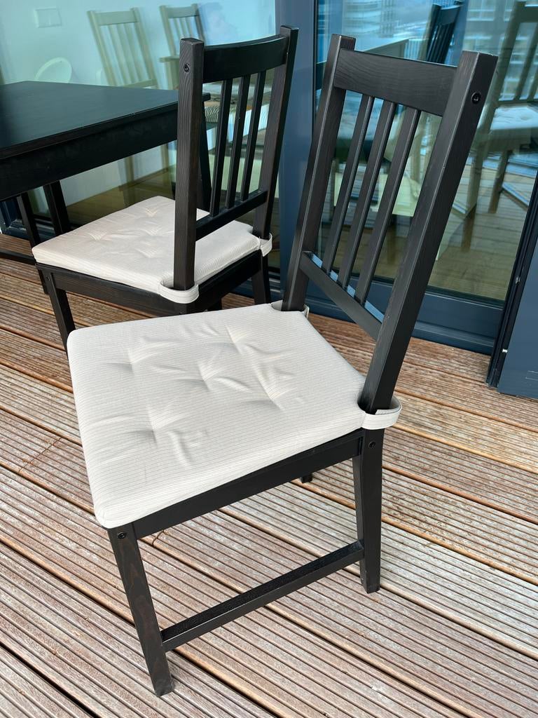 Zwarte IKEA STEFAN stoelen met kussens, Gebruikt, Twee, Zwart, Ophalen of Verzenden