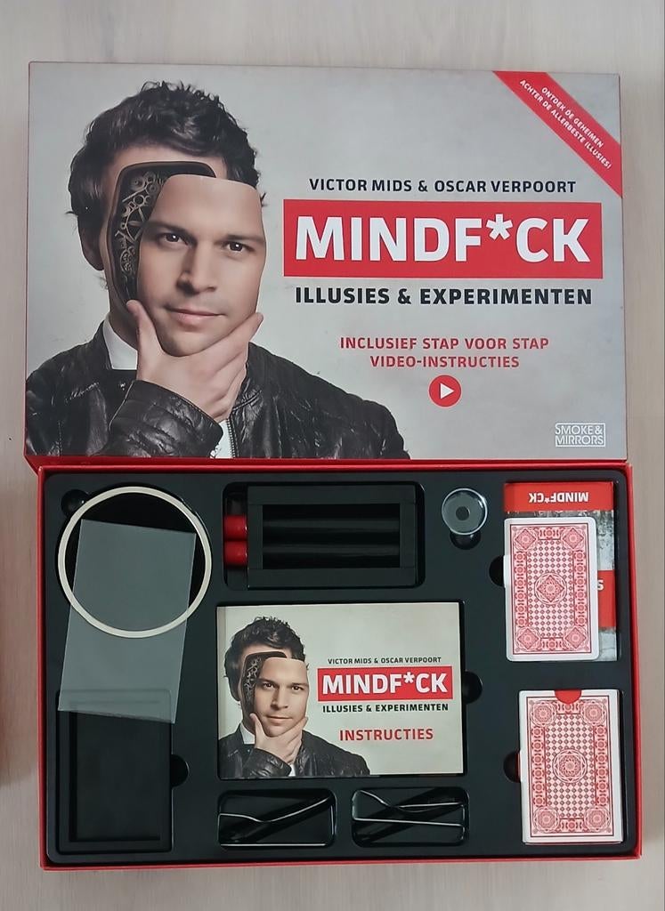 Mindf*ck Illusies & Experimenten incl kaartspel, Een of twee spelers, Ophalen of Verzenden, Zo goed als nieuw, Smoke & Mirrors
