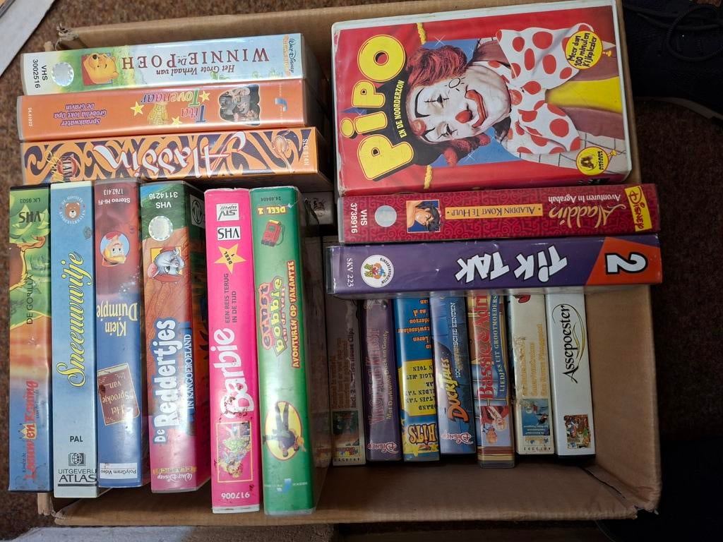 Doos vol kinder videobanden, Cd's en Dvd's, VHS | Kinderen en Jeugd, Alle leeftijden, Ophalen, Gebruikt