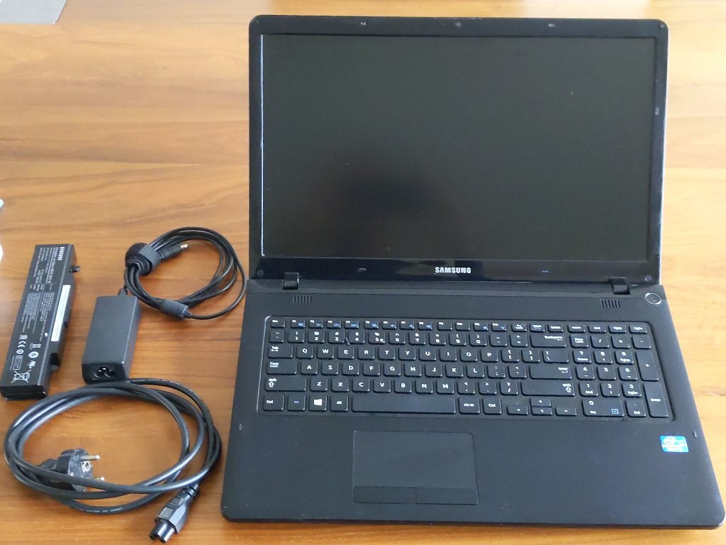 Laptop Samsung Intel Core i5 17,3'' 6GB 465GB Win10 22H2, Ophalen, 465GB, Core i5 3210M 2.50Ghz, Gebruikt