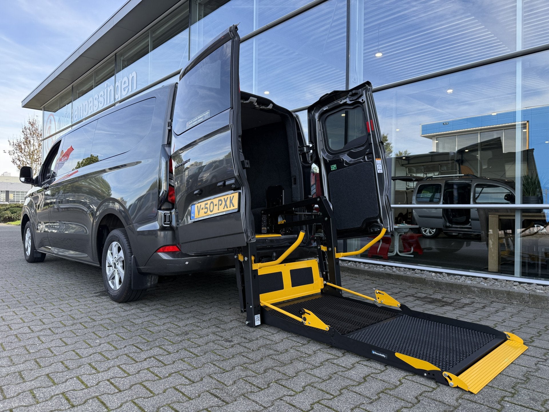 Ford Transit Custom 5+1 Rolstoelbus 320 2.0 TDCI L2H1 Limite, Auto's, Gebruikt, 4 cilinders, 2500 kg, Diesel