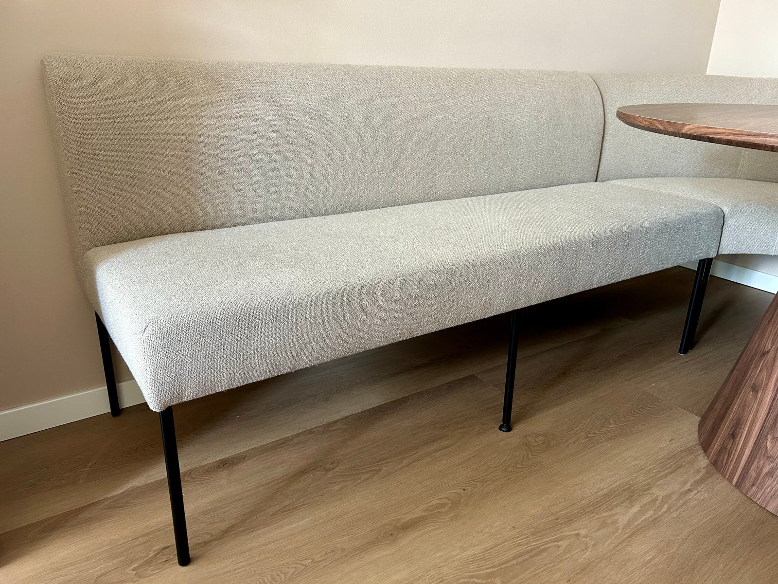 Prachtige Eijerkamp Eetkamerbank 160 cm 2023, Ophalen, Zo goed als nieuw, Stof, Modern Design met een Scandinavische/Minimalistische touch