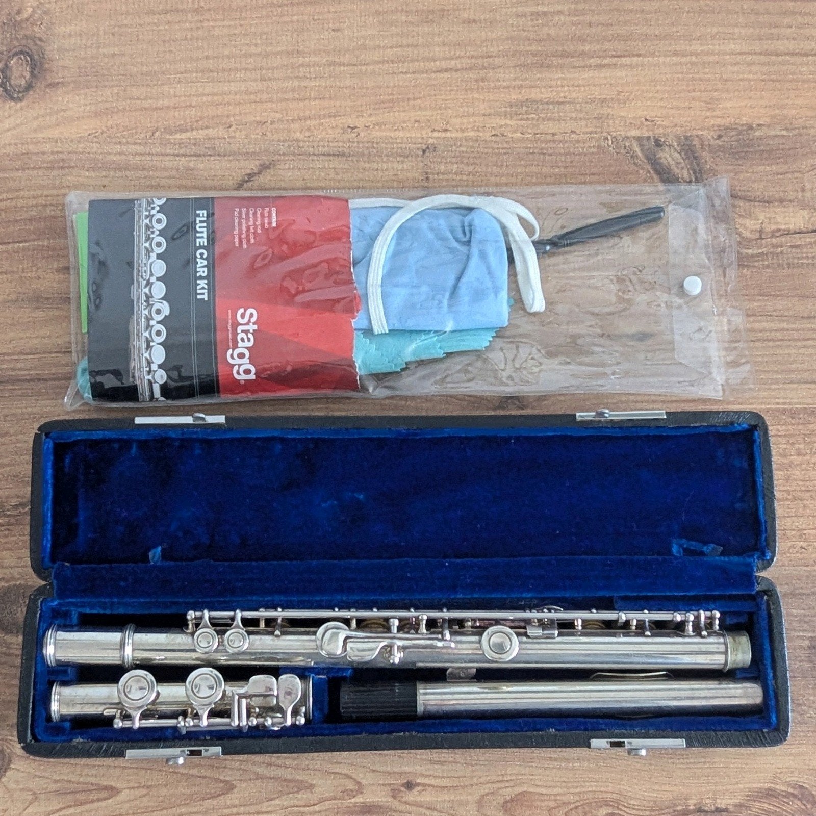 Flute + case + care set, Muziek en Instrumenten, Blaasinstrumenten | Dwarsfluiten en Piccolo's, Ophalen, Gebruikt, Dwarsfluit
