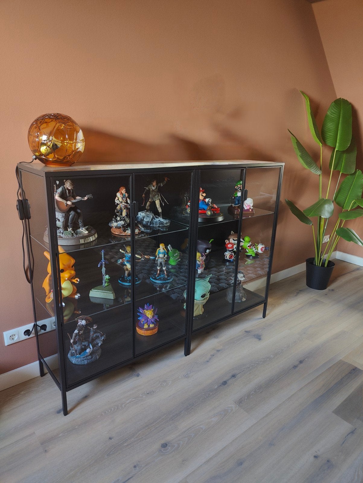 2x IKEA Rudsta Vitrinekasten zwart, Ophalen