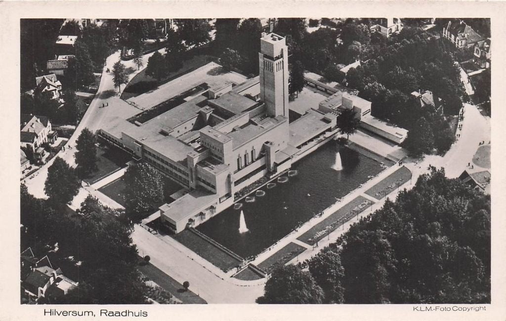 702-252-049 Hilversum Raadhuis K.Lm.-Foto, Verzenden, Voor 1920, Noord-Holland