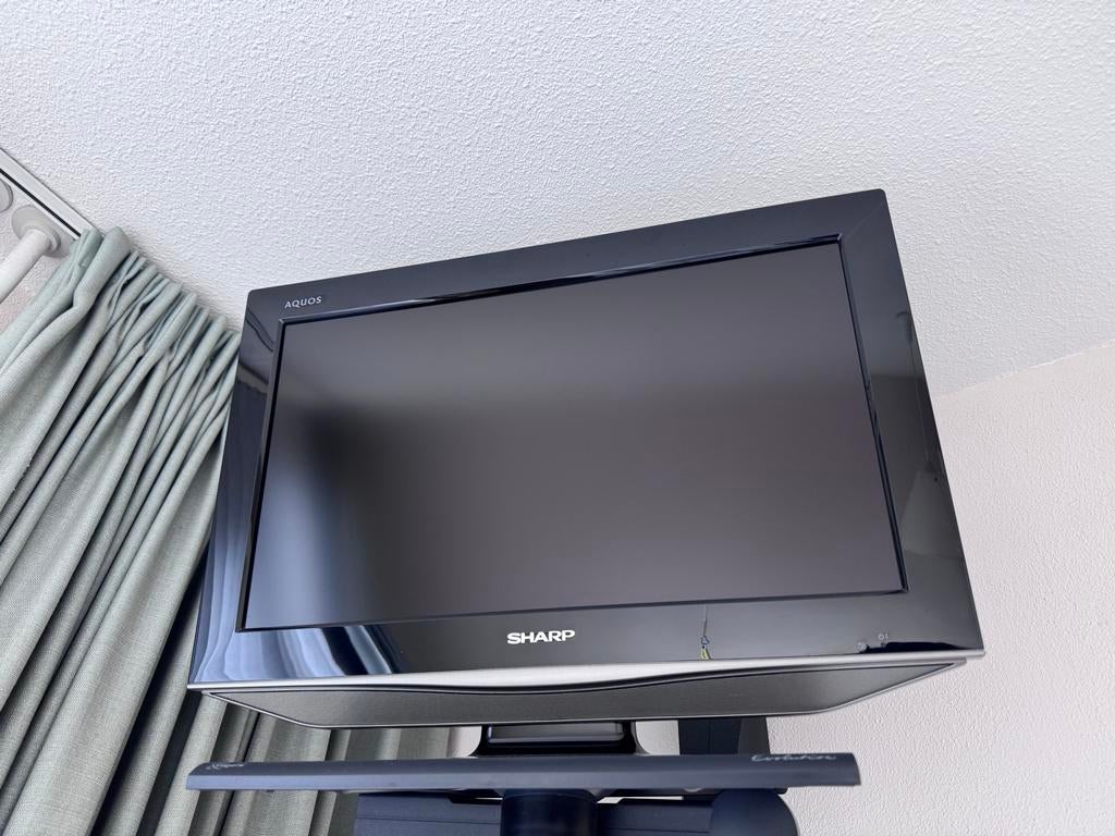 Sharp TV 50 cm met afstandsbediening en wandbeugel, Ophalen, Gebruikt, 40 tot 60 cm, Sharp