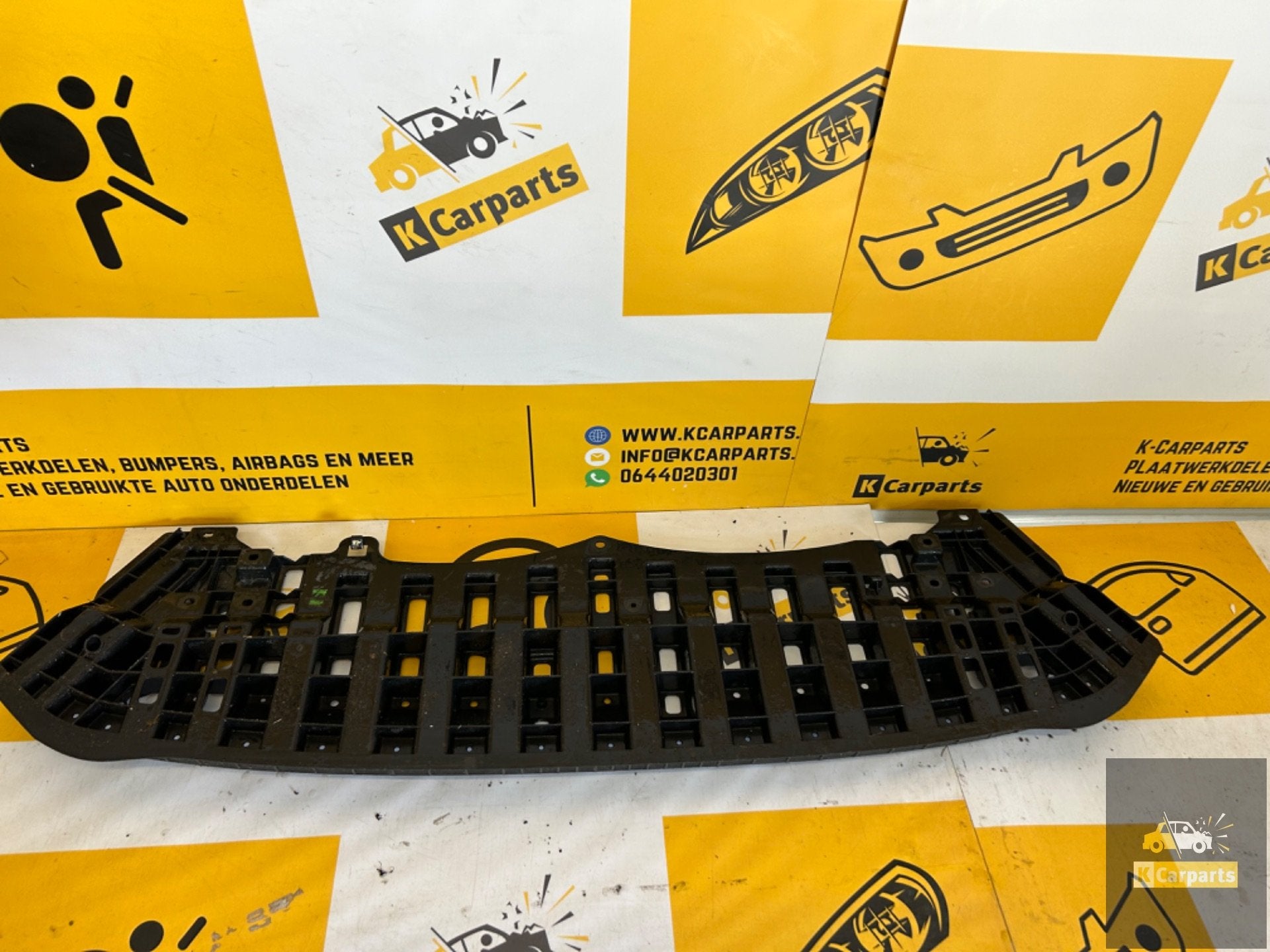 Motor beschermplaat Toyota Aygo 14-22 526180H030 onderplaat, Auto-onderdelen, Carrosserie en Plaatwerk, Info@fabrikant.eu, Fabrikantstraat 1
1000 AA  Amsterdam, NL