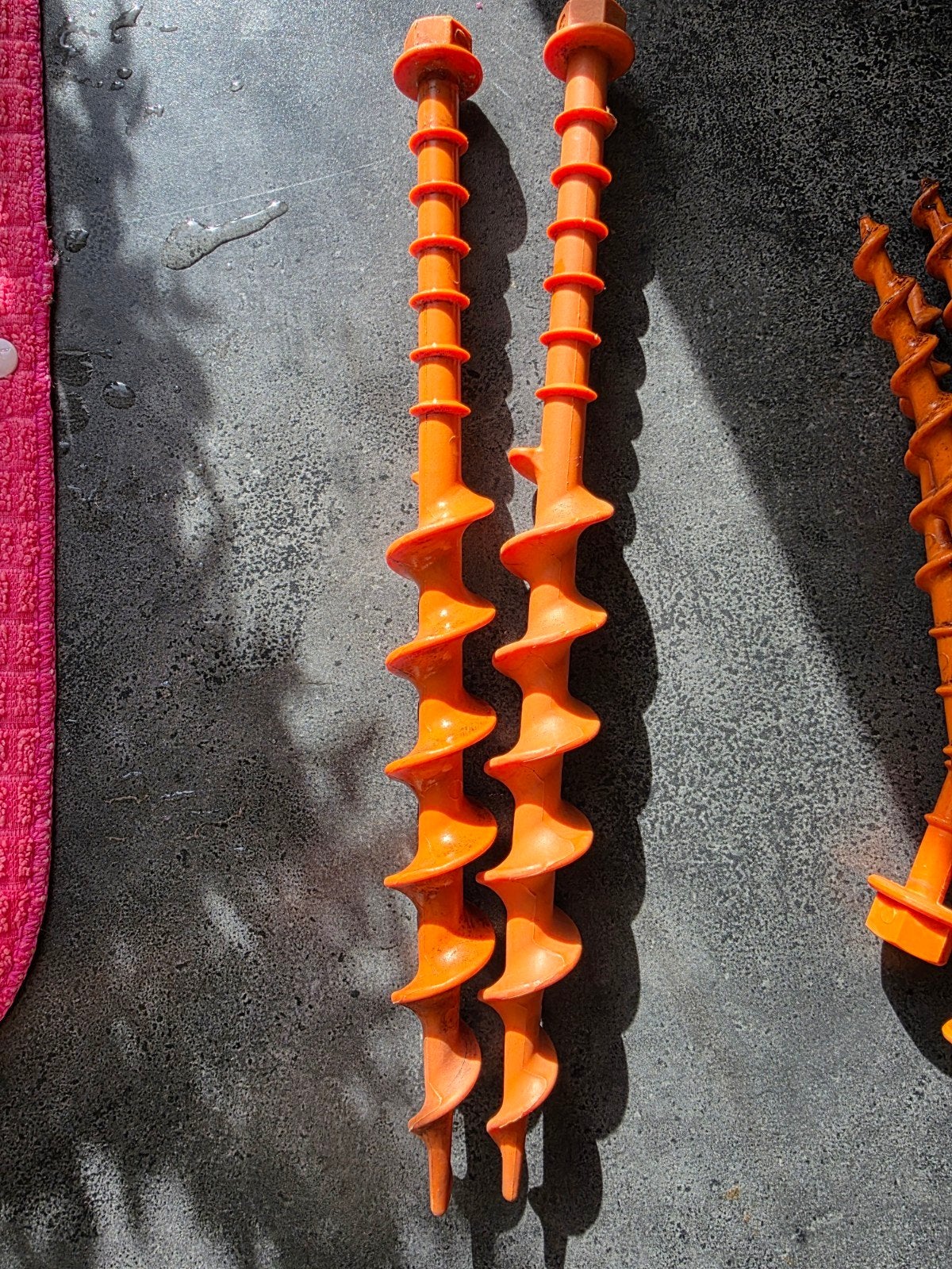 2 stuks peggy  Heavy Duty Stormhaken, en meer., Caravans en Kamperen, Ophalen of Verzenden, Zo goed als nieuw