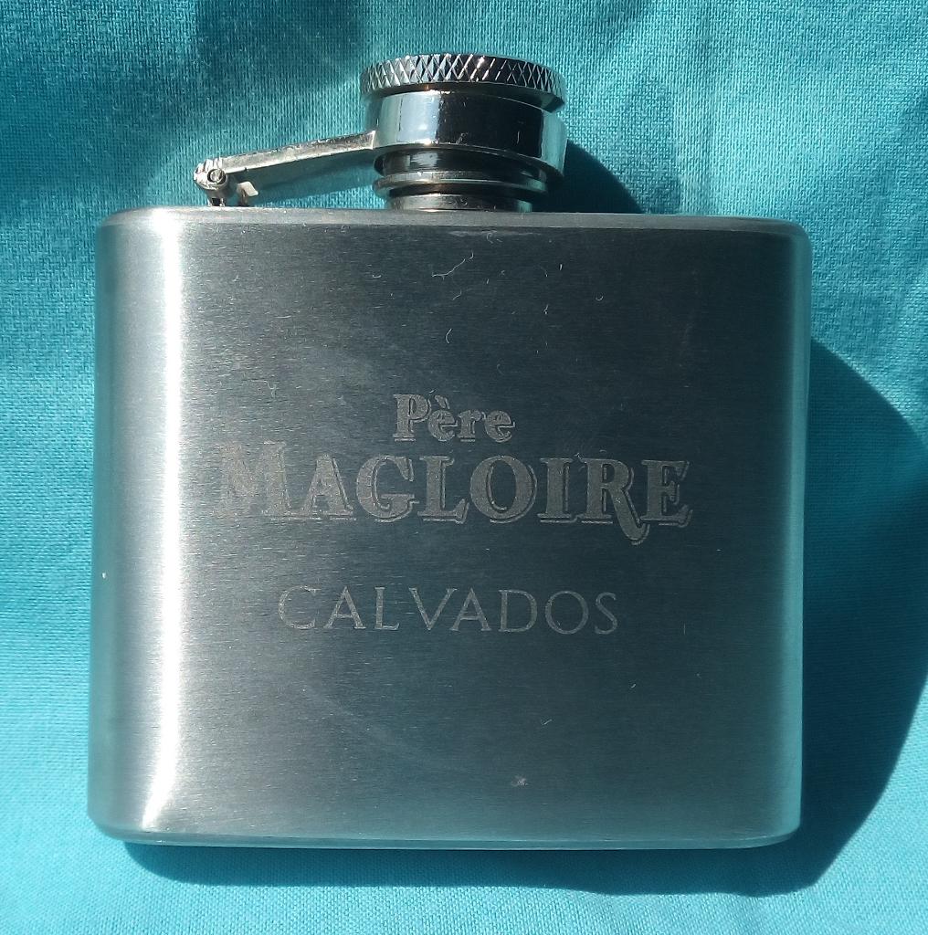 PERE MAGLOIRE CALVADOS HEUPFLES nooit gebruikt, Verzenden