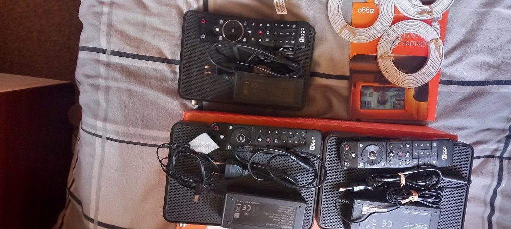 ziggo mediabox next ,3 setjes met alle toebehoren, Audio, Tv en Foto, Decoders en Harddiskrecorders, Ophalen of Verzenden, Gebruikt