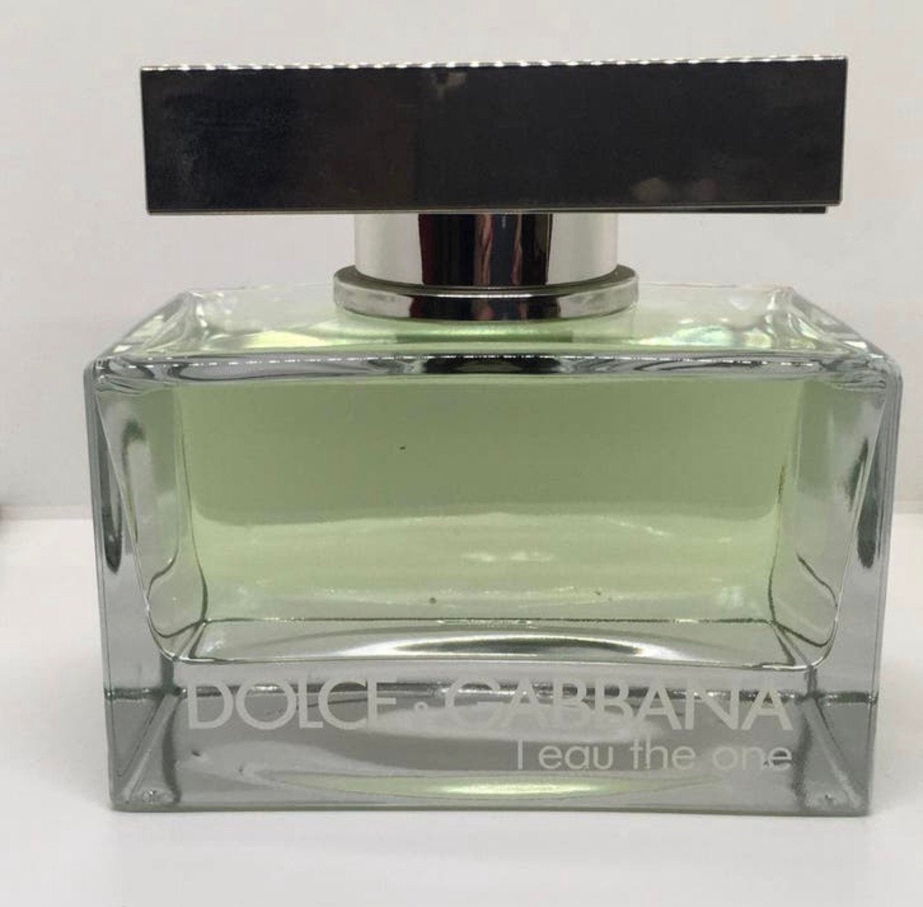 Parfumfles Giant Dolce Gabanna L’eau the one decoratie, Verzamelen, Verzenden, Zo goed als nieuw