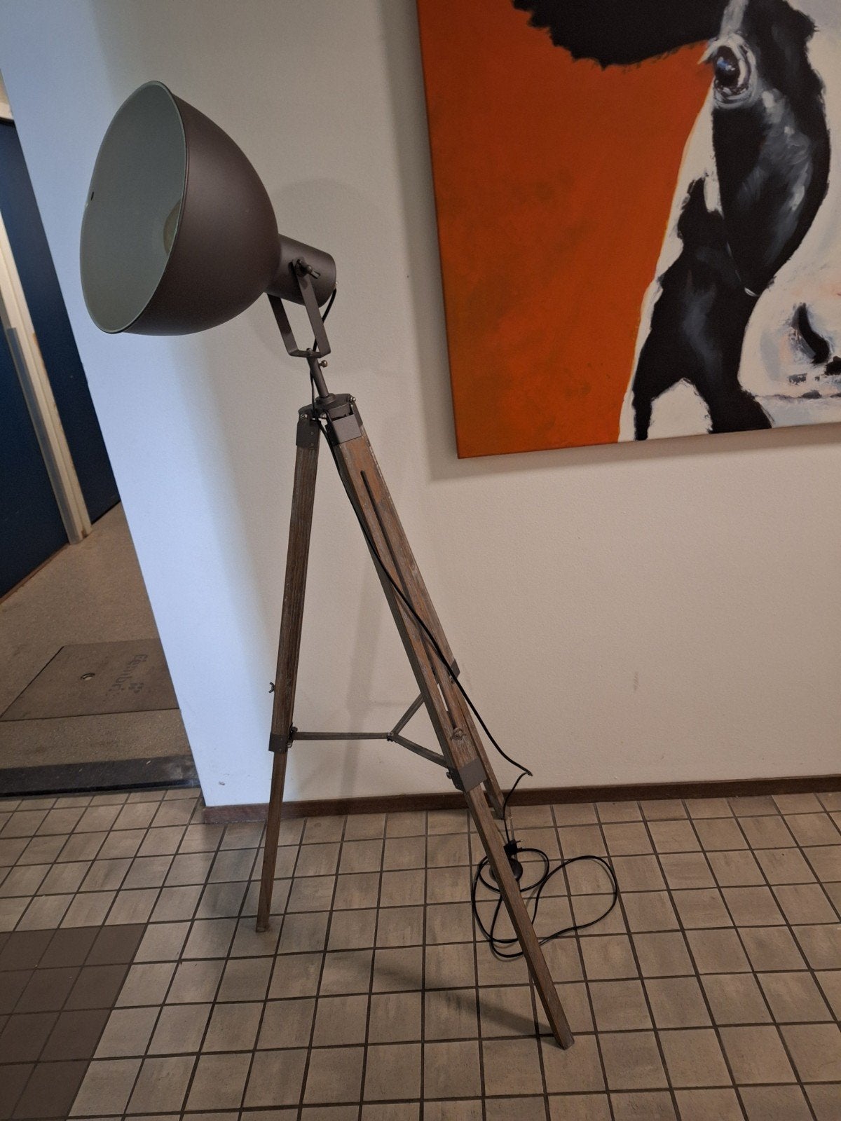 Industriële Vloerlamp met Houten Statief en Metalen Kap, Huis en Inrichting, Lampen | Vloerlampen, Gebruikt, Hout, E27 (groot)