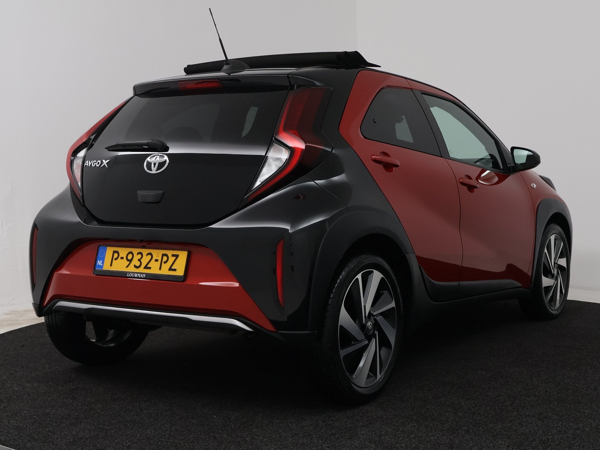 Toyota Aygo X 1.0 VVT-i S-CVT Envy | Cabrio | JBL audio | Ap, Auto's, Gebruikt, 4 stoelen, Leder en Stof, Origineel Nederlands