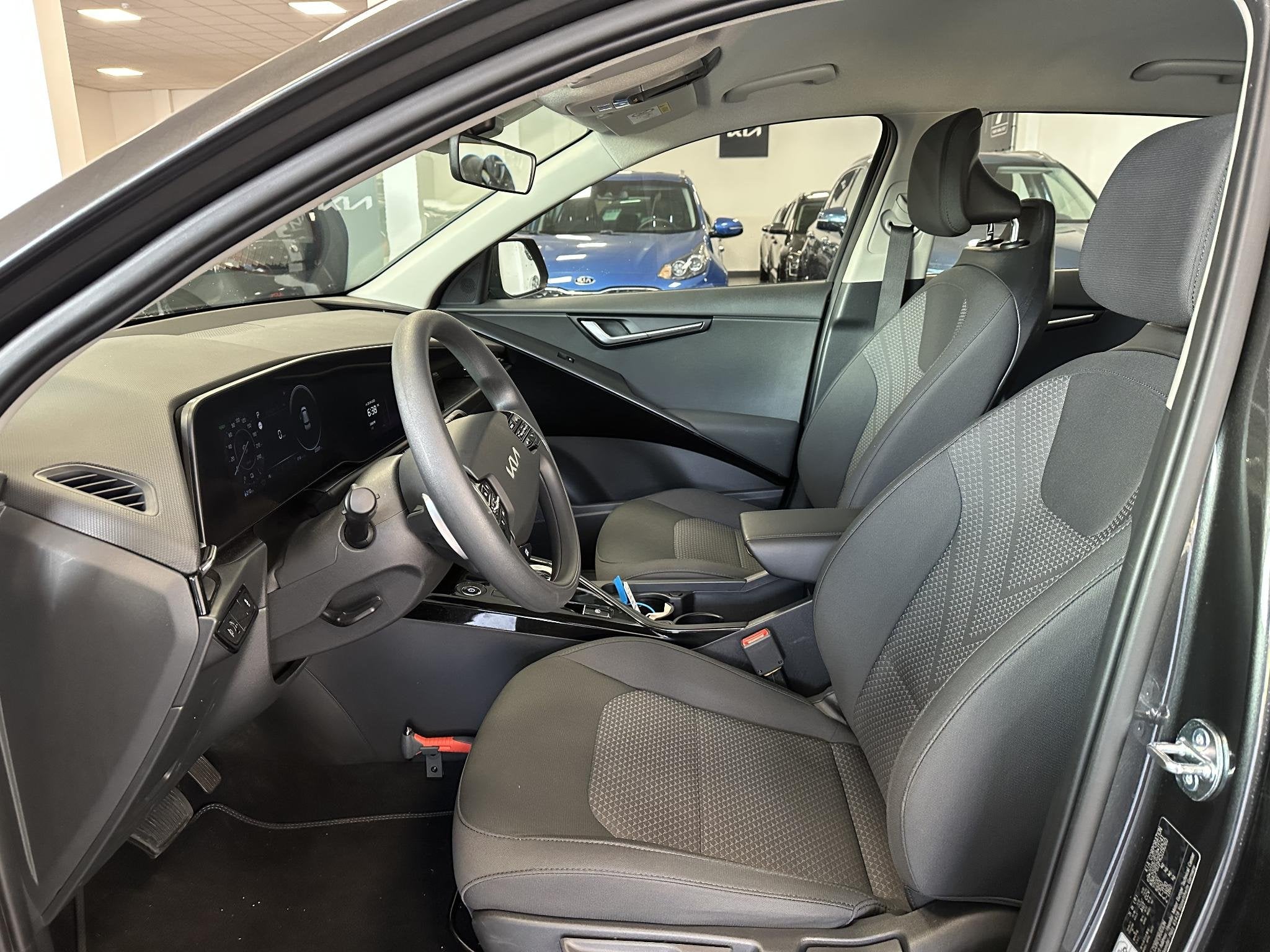 Kia Niro EV Light Edition 64.8 kWh, Auto's, Stof, Gebruikt, 750 kg, 1657 kg
