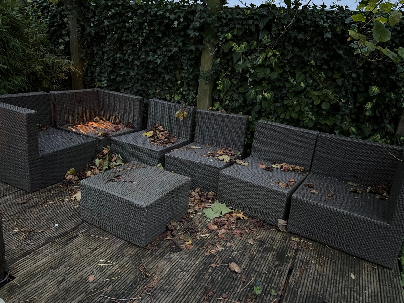 Gratis af te halen: Wicker tuinset (moet snel weg!), Tuin en Terras, Gebruikt, Meer dan 8 zitplaatsen, Ophalen of Verzenden, Wicker
