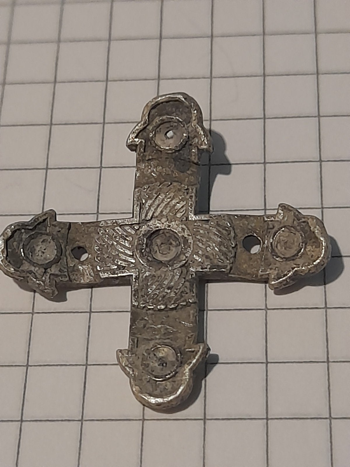Zilveren Bodemvondst Kruisje - Bewerkt - 2,8 cm, Antiek en Kunst, Ophalen of Verzenden