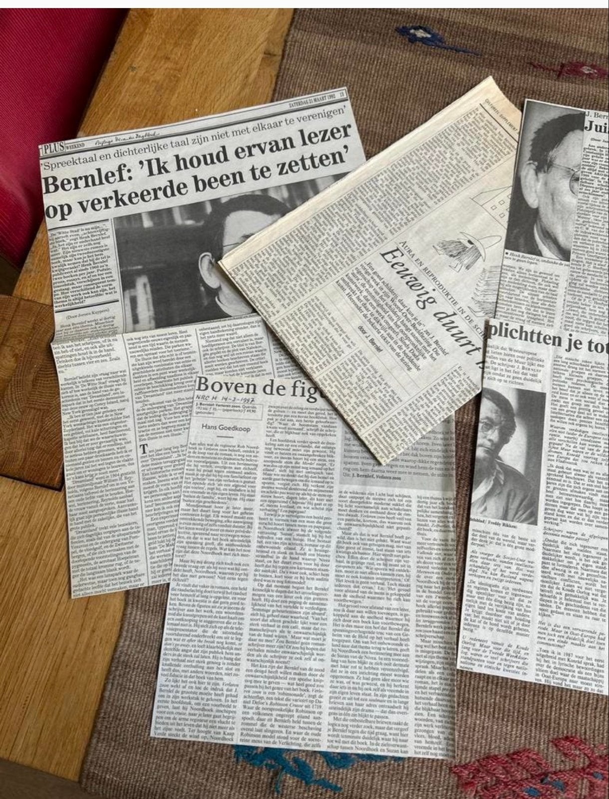 Krantenartikelen over Bernlef (Volkskrant, Parool), Boeken, Tijdschriften en Kranten, Ophalen of Verzenden, Gelezen, Krant