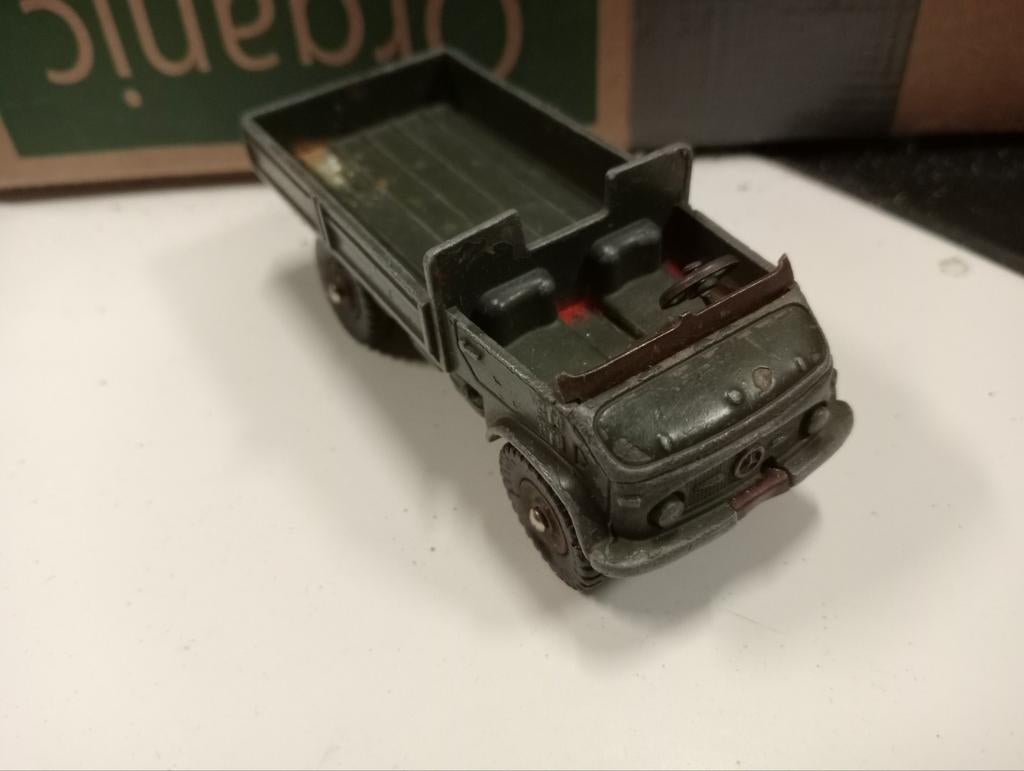 Mercedes Benz Unimog Dinky toys 821, Ophalen of Verzenden, Gebruikt, Bus of Vrachtwagen