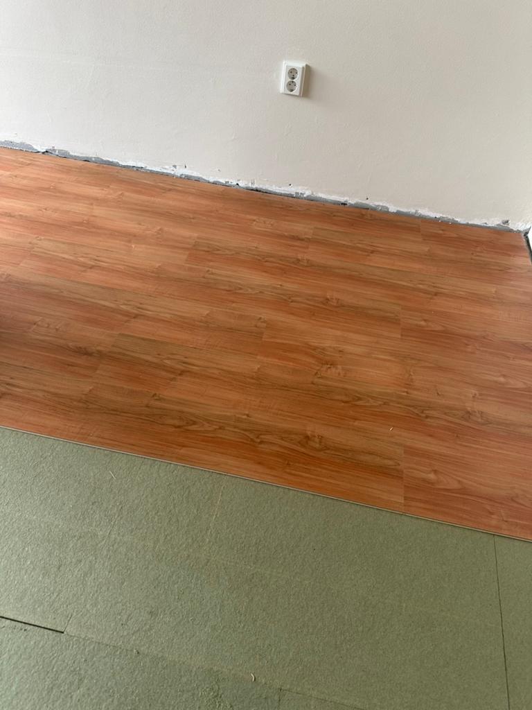 Houtlook laminaat kersen kleur ca 16 m2 incl ondervloer, Ophalen, Gebruikt, 50 tot 150 cm, 10 m² of meer