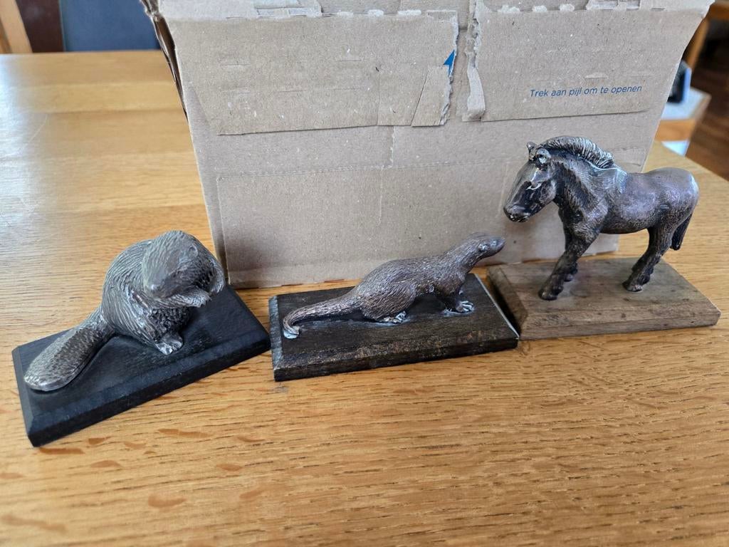 3 verzilverde tinnen dieren WNF album 9, Verzamelen, Beelden en Beeldjes, Ophalen of Verzenden, Zo goed als nieuw, Dier