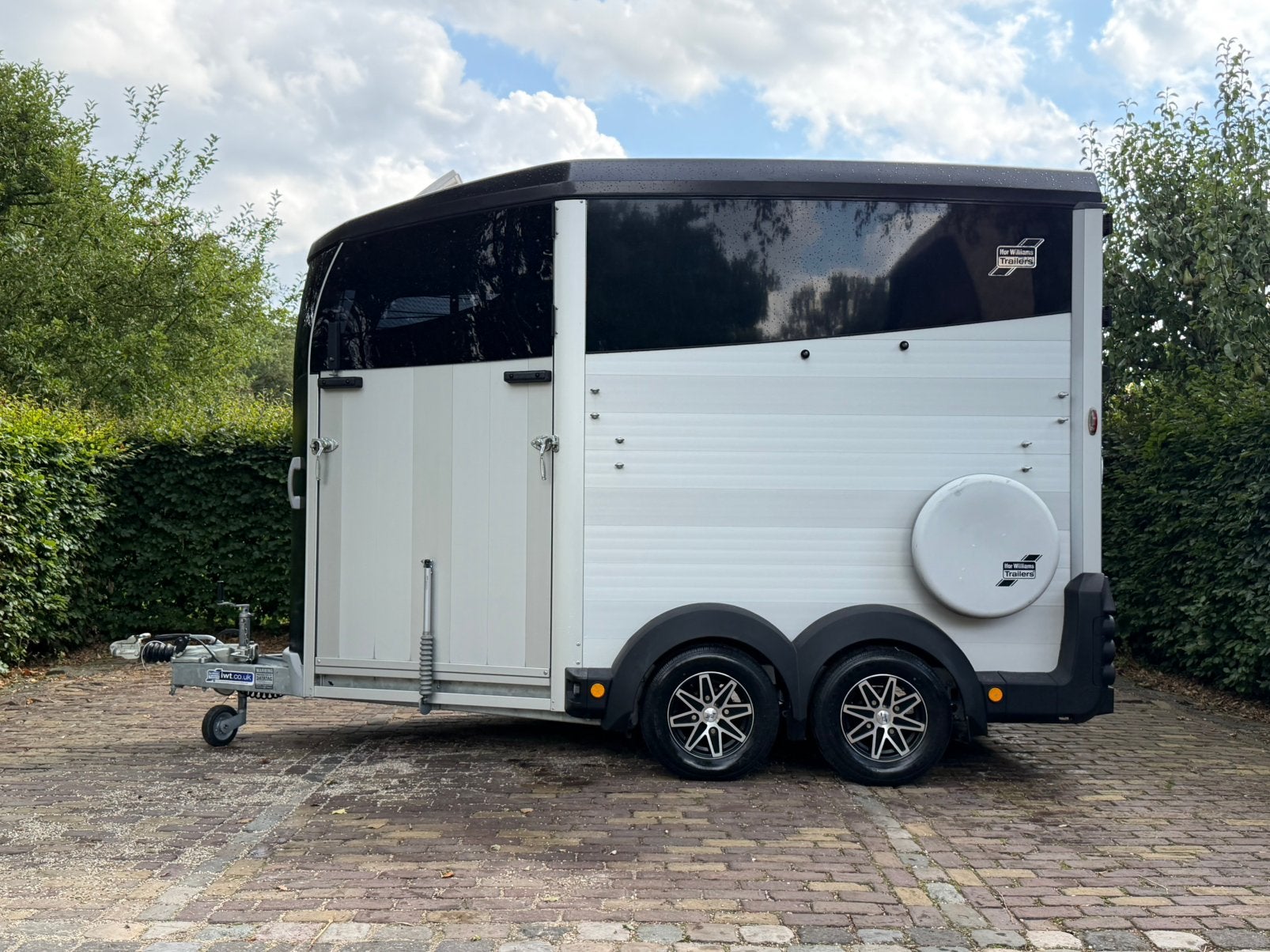 Zeer mooie ifor williams hbx511 vol aluminium, vooruitloop, Ophalen, Aluminium, Zo goed als nieuw, 2-paards trailer