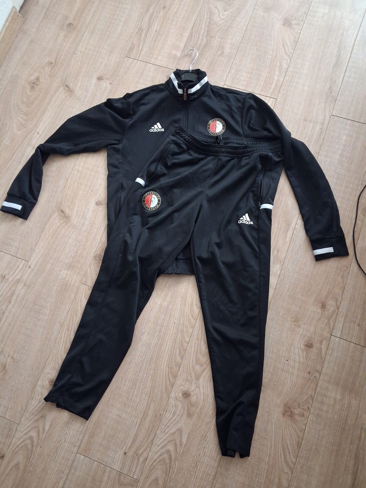 Adidas Feyenoord trainingspak maat M, Maat 48/50 (M), Zwart, Nieuw, Ophalen of Verzenden