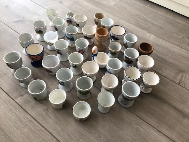 verzameling 38 souvenir eierdopjes, Verzamelen, Complete verzamelingen en Collecties, Ophalen of Verzenden