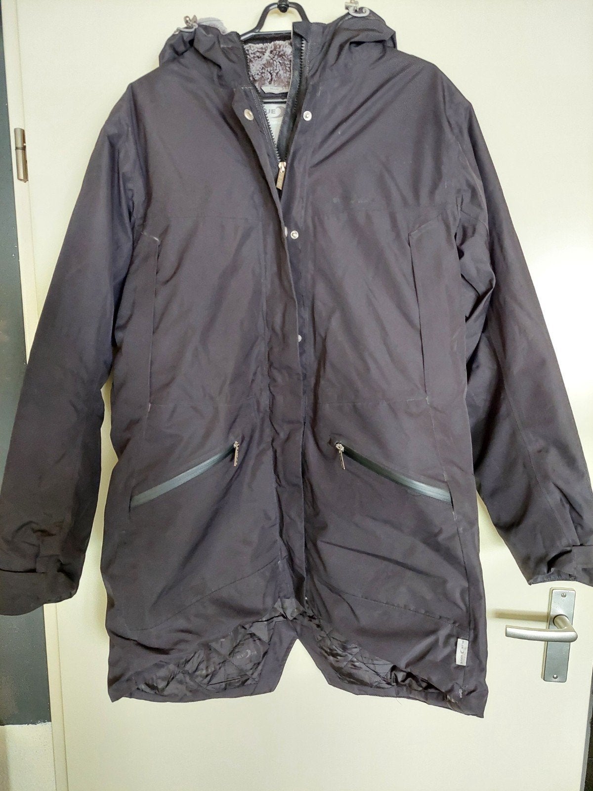 Dames jas Blue Wave maat 46, Ophalen of Verzenden, Zo goed als nieuw, Zwart, Jas of Mantel