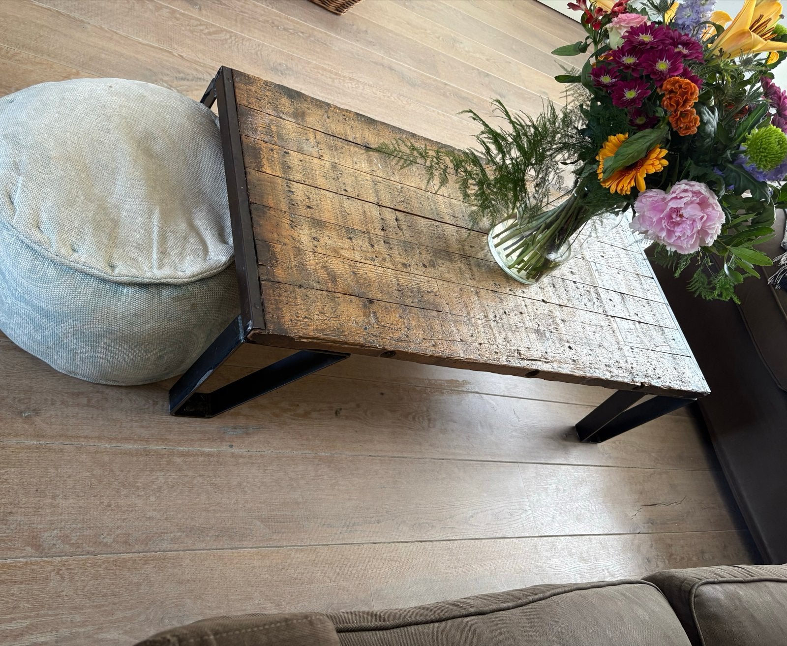 Robuuste salontafel van steenschot en staal, Huis en Inrichting, Tafels | Salontafels, Ophalen, Gebruikt, 50 tot 100 cm, 100 tot 150 cm
