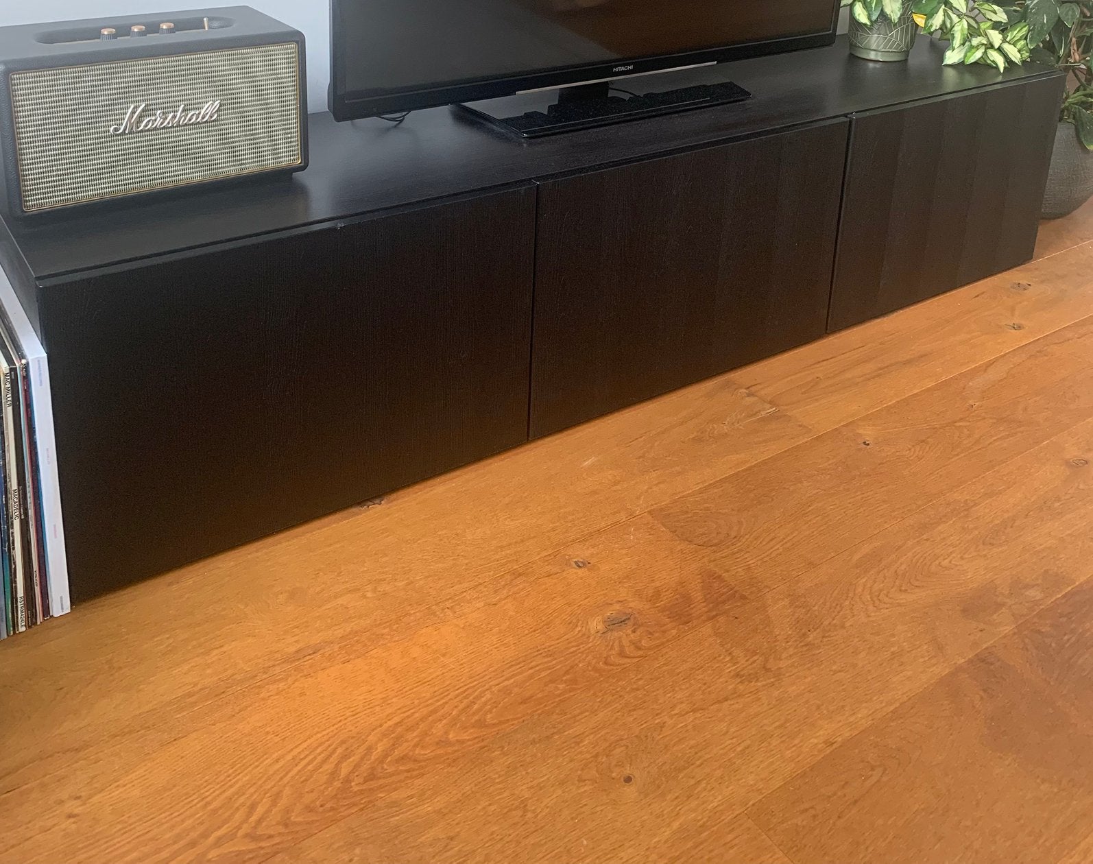IKEA TV-meubel BESTÅ – zwartbruin/Timmerviken – 180x42x38 cm, Ophalen, 150 tot 200 cm, Zo goed als nieuw, Minder dan 100 cm