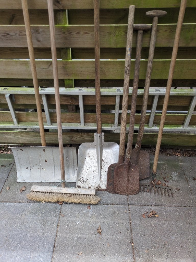 Bezem ,hark,schop 3x,sneewschuiver, Tuin en Terras, Ophalen of Verzenden, Gebruikt, Bezem, Onbekend