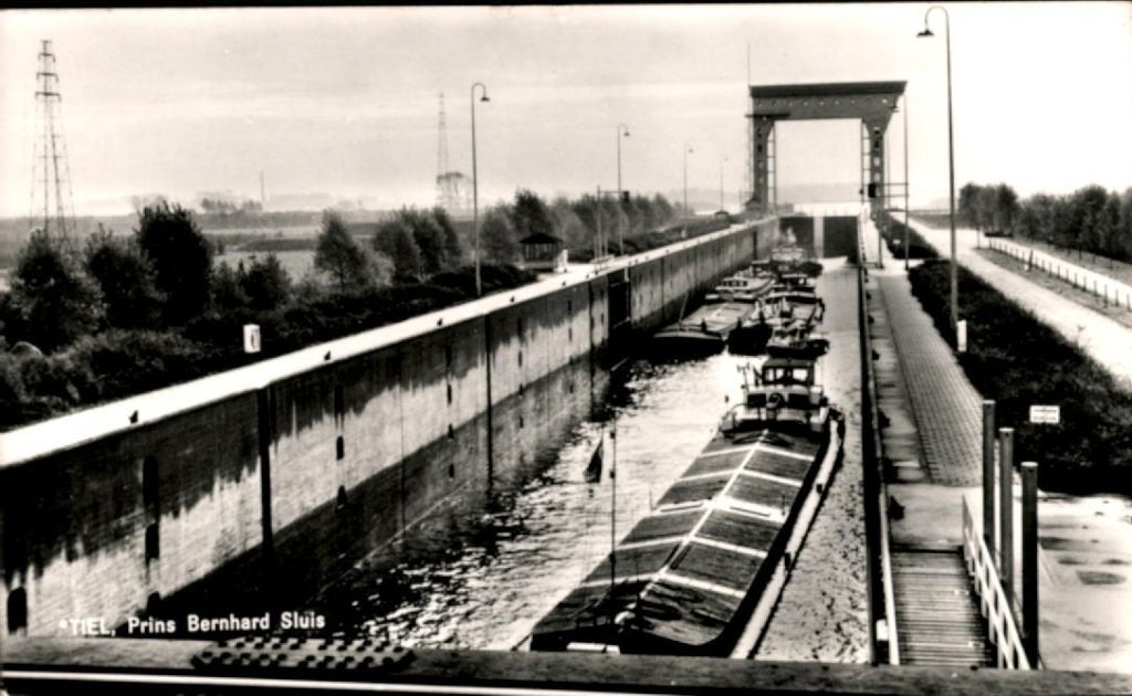 tiel, kvr8-2386 prins berhards sluis, Ophalen of Verzenden, 1960 tot 1980, Gelopen, Gelderland