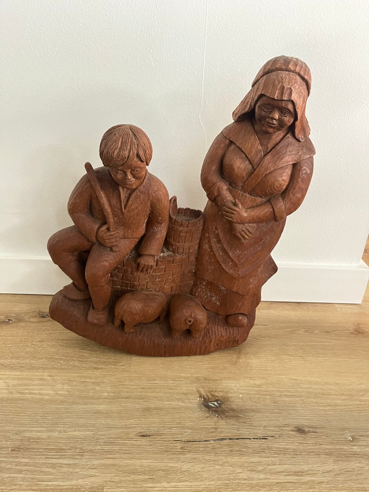 Uniek handgesneden houten beeld Boerderijtafereel 45 cm hoog, Antiek en Kunst, Ophalen of Verzenden, Handgemaakt, 20 - 50 cm, Scène