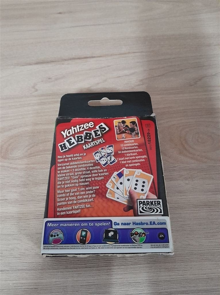 Yahtzee hebbes kaartspel - s3642, Hobby en Vrije tijd, Gezelschapsspellen | Bordspellen, Verzenden, Zo goed als nieuw