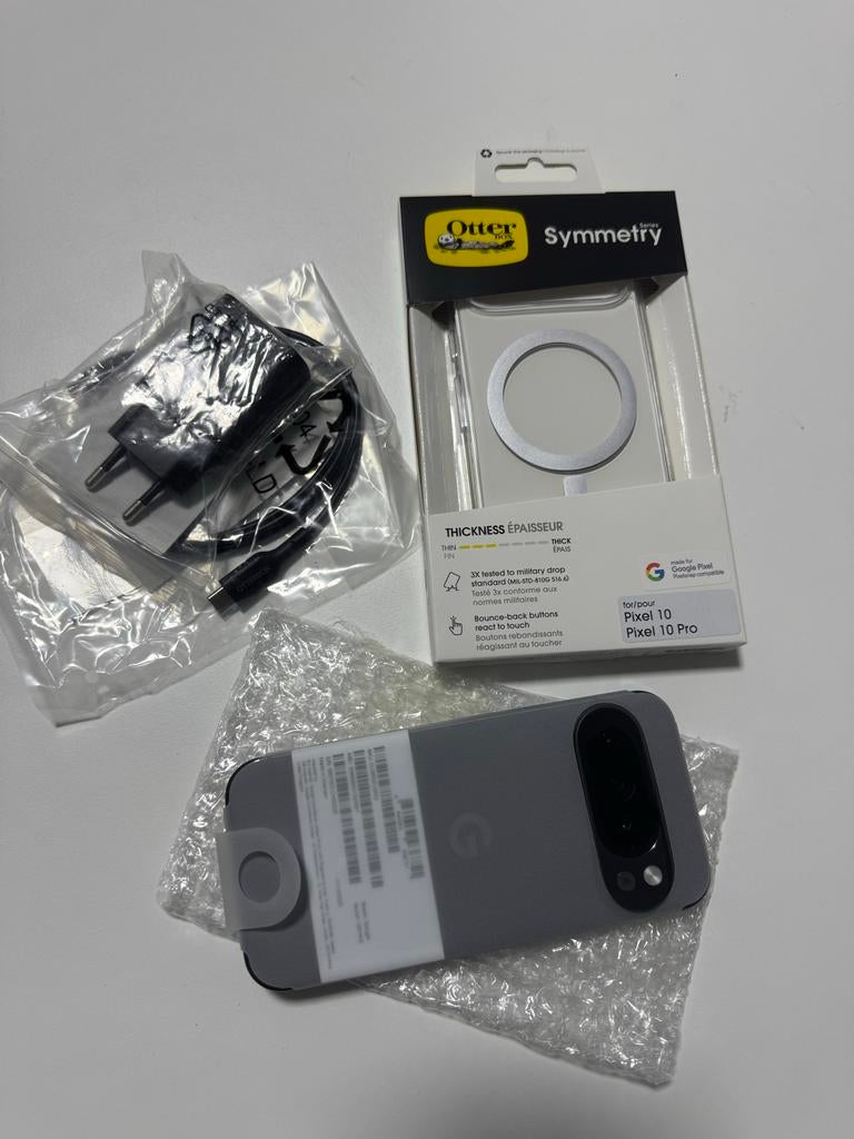 Nieuwe Google Pixel 10 Pro met Otterbox Symmetry hoesje, Telecommunicatie, Mobiele telefoons | Overige merken, Ophalen of Verzenden