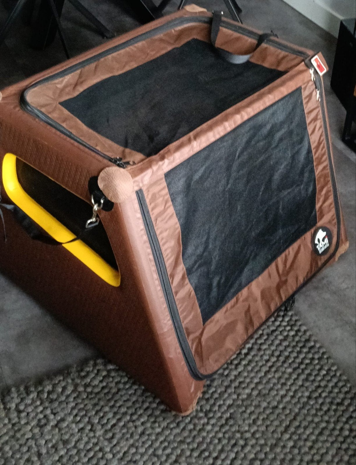Honden -Transportbox TAMI bench, Dieren en Toebehoren, Ophalen, Zo goed als nieuw