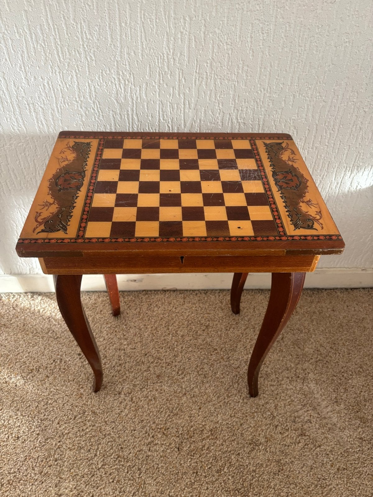 Antieke schaaktafel met opbergruimte, Ophalen